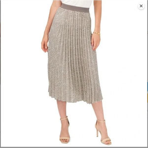 Vince Camuto NWT Womens Pleated Skirt size S